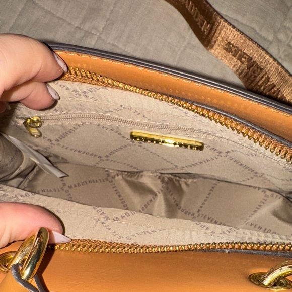 Steve Madden Brown Shoulder Bag with Pouch - Picture 4 of 7